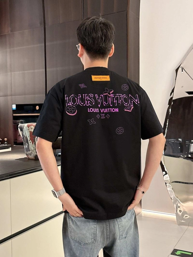 Practical Louis Vuitton T-Shirts 133467