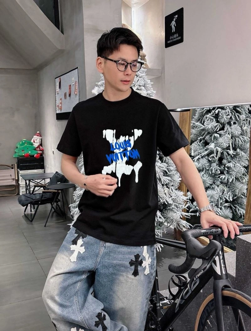 Minimalist Louis Vuitton T-Shirts 133453