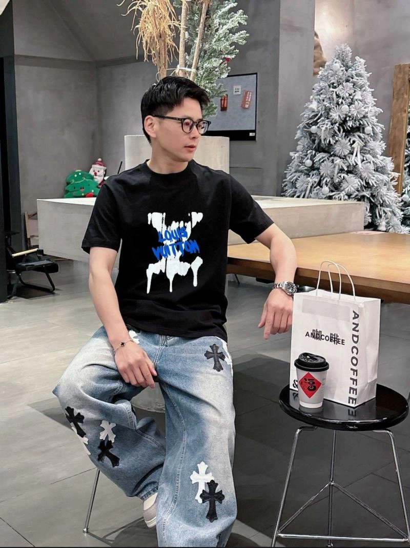 Minimalist Louis Vuitton T-Shirts 133453