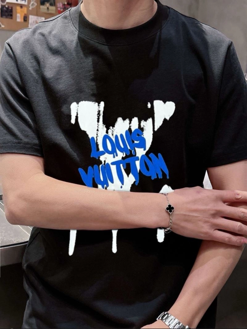 Minimalist Louis Vuitton T-Shirts 133453