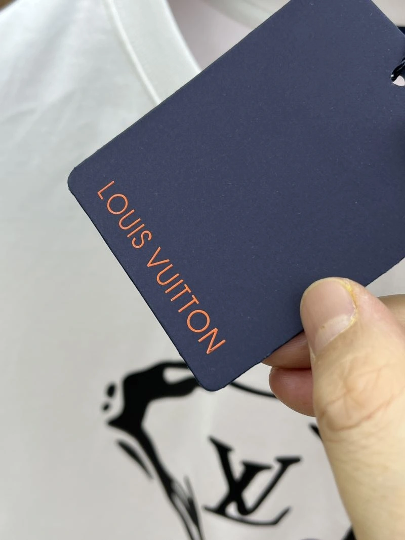 Louis Vuitton T-Shirts MoistureWicking 133442