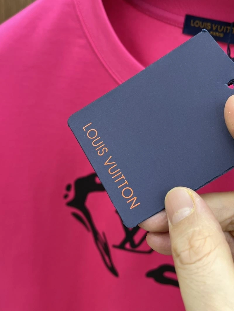 Louis Vuitton T-Shirts Comfortable 133454