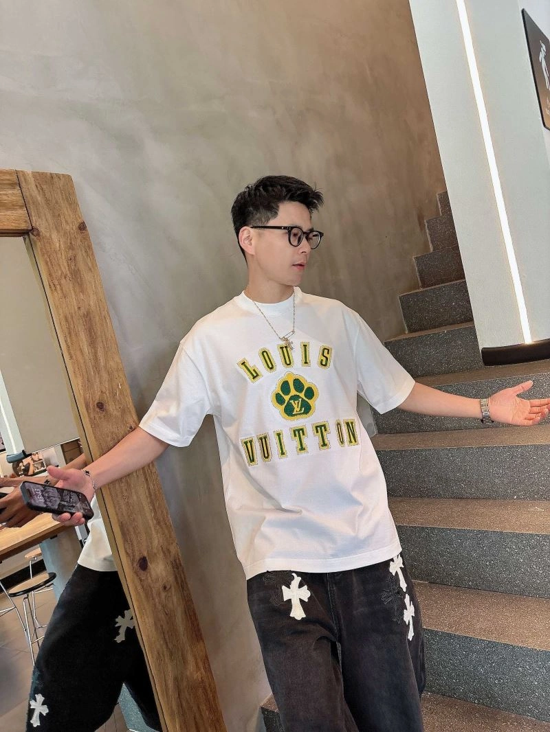Louis Vuitton T-Shirts Breathable 133457
