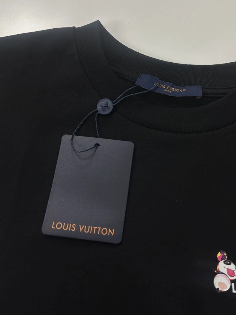 Louis Vuitton T-Shirts OdorResistant 133437