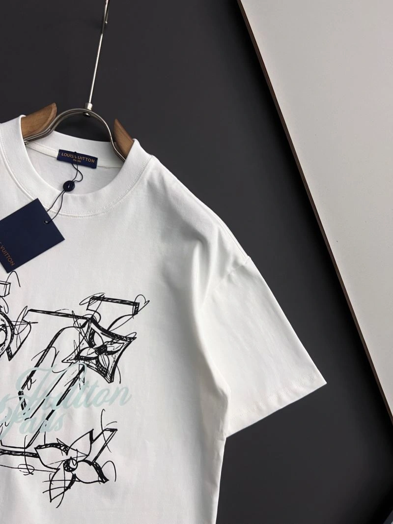 ModernLook Louis Vuitton T-Shirts 133438