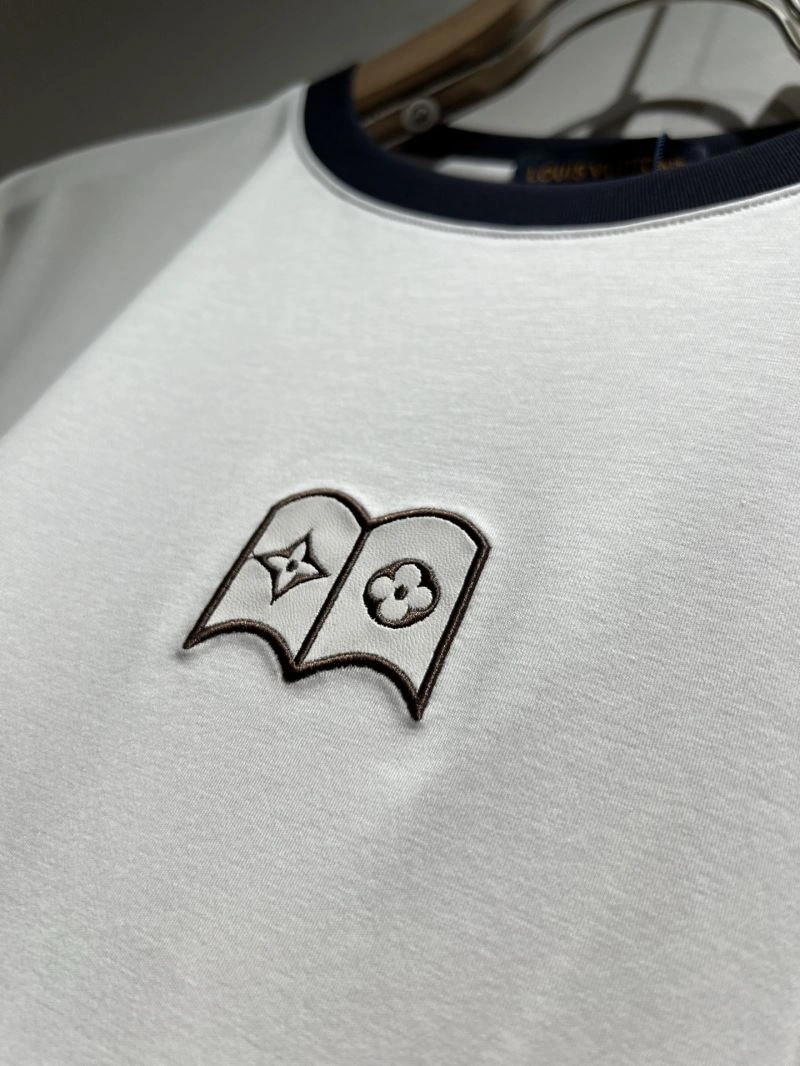 Trendy Louis Vuitton T-Shirts 133432