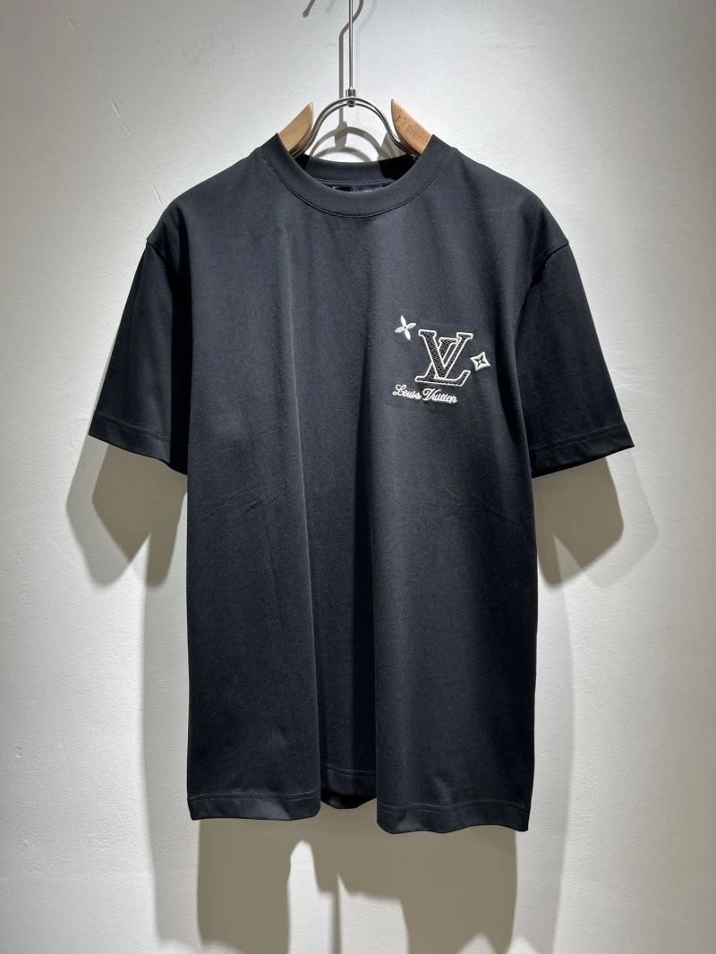 Timeless Louis Vuitton T-Shirts 133426