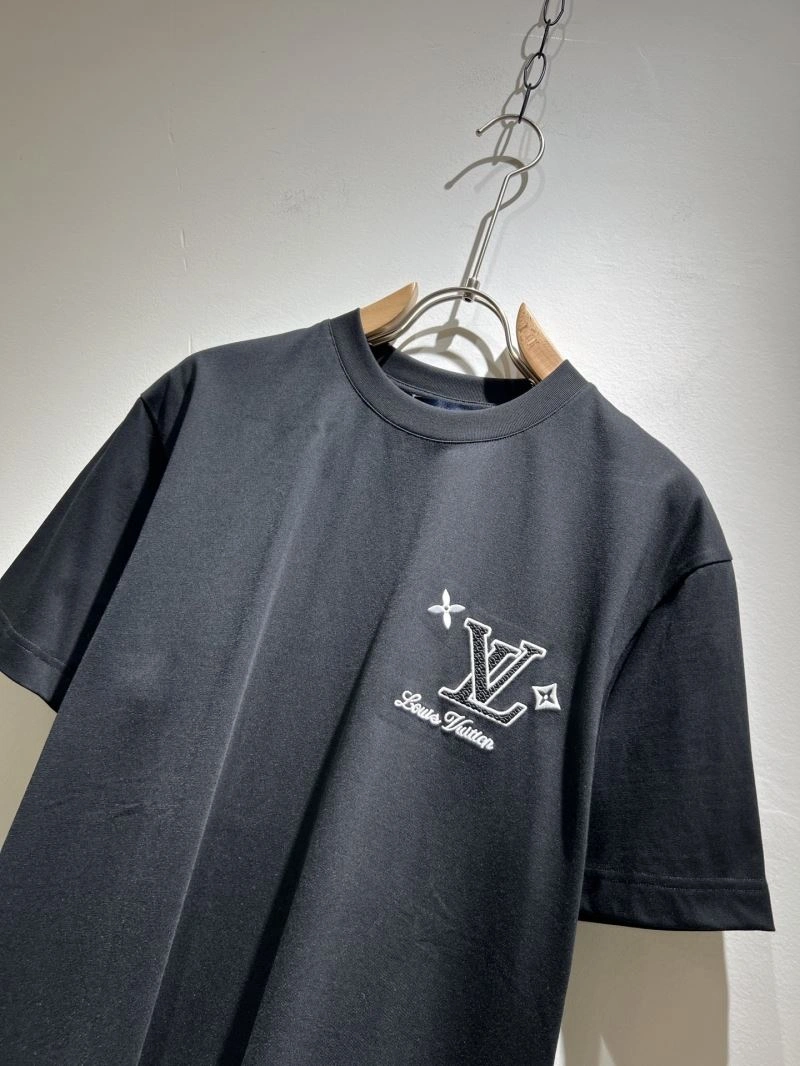 Timeless Louis Vuitton T-Shirts 133426
