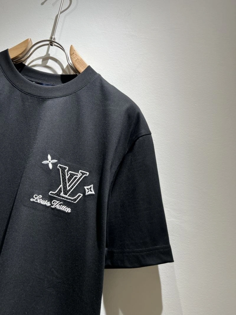 Timeless Louis Vuitton T-Shirts 133426