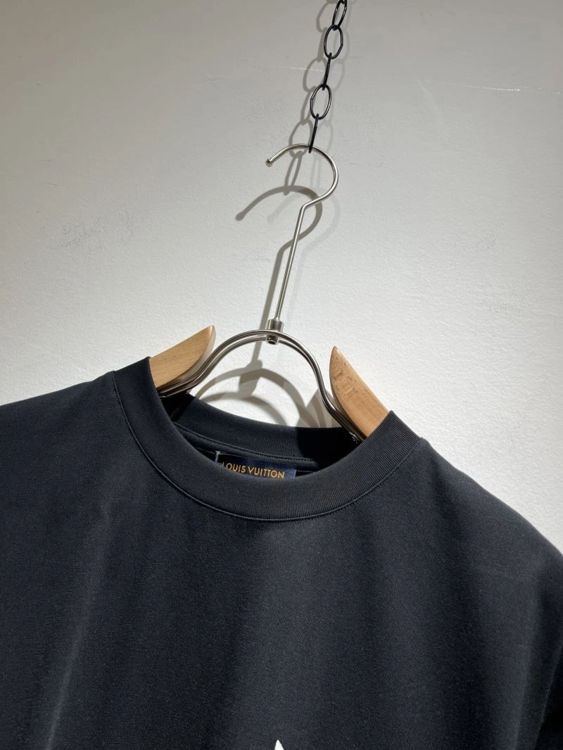 Timeless Louis Vuitton T-Shirts 133426