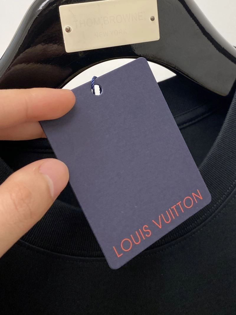 Louis Vuitton T-Shirts FashionForward 133397