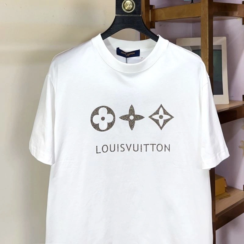 Louis Vuitton T-Shirts AllSeason 133410