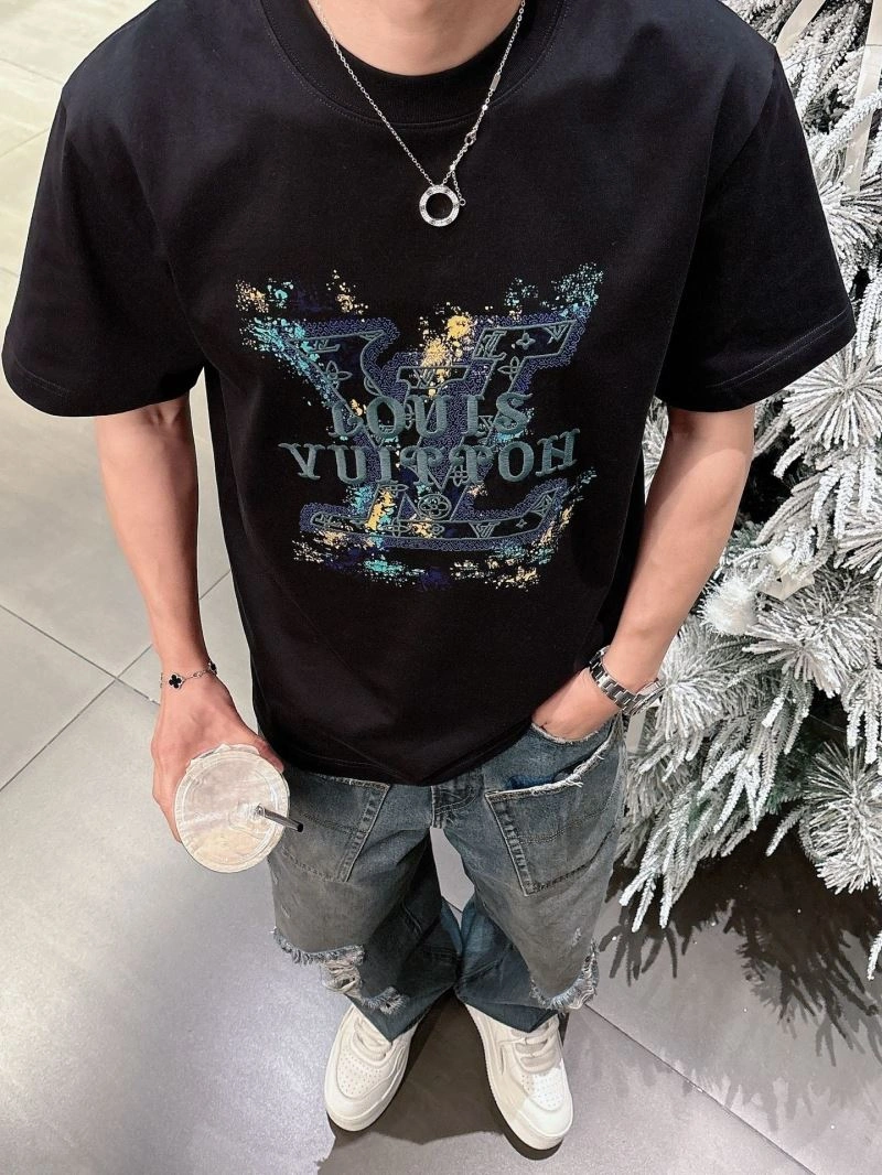 Louis Vuitton T-Shirts Sustainable 133400