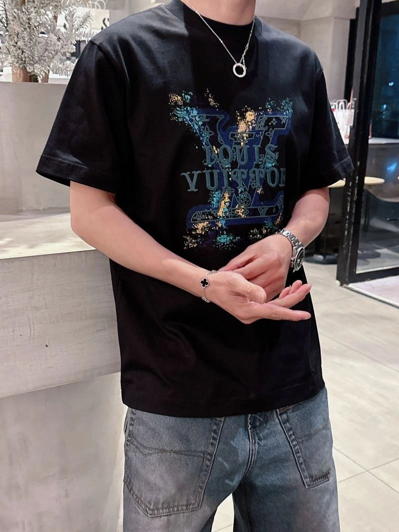 Louis Vuitton T-Shirts Sustainable 133400