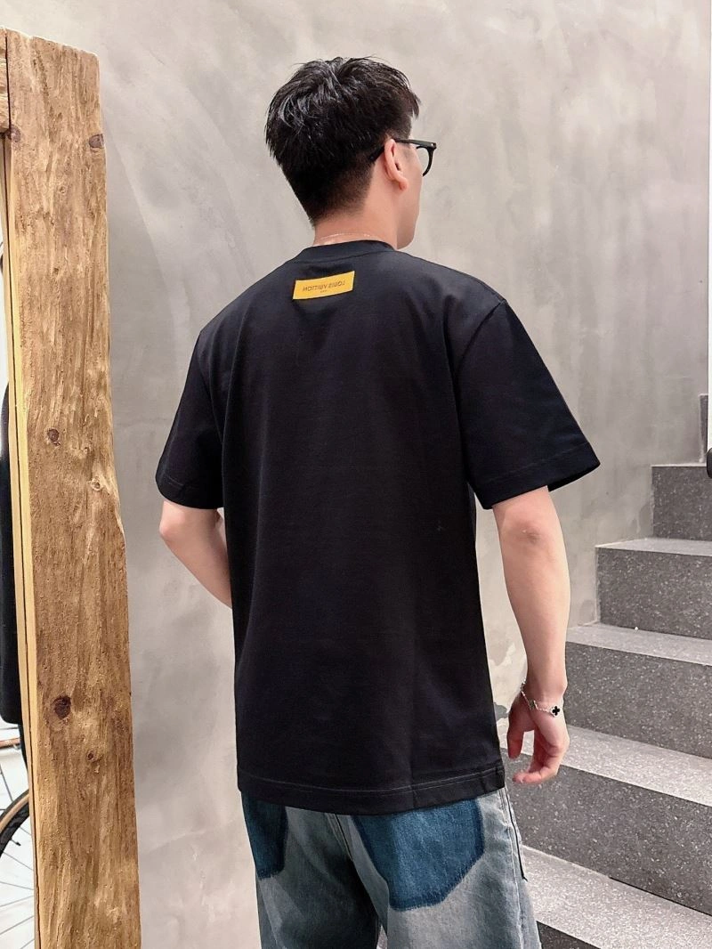 Louis Vuitton T-Shirts Sustainable 133400