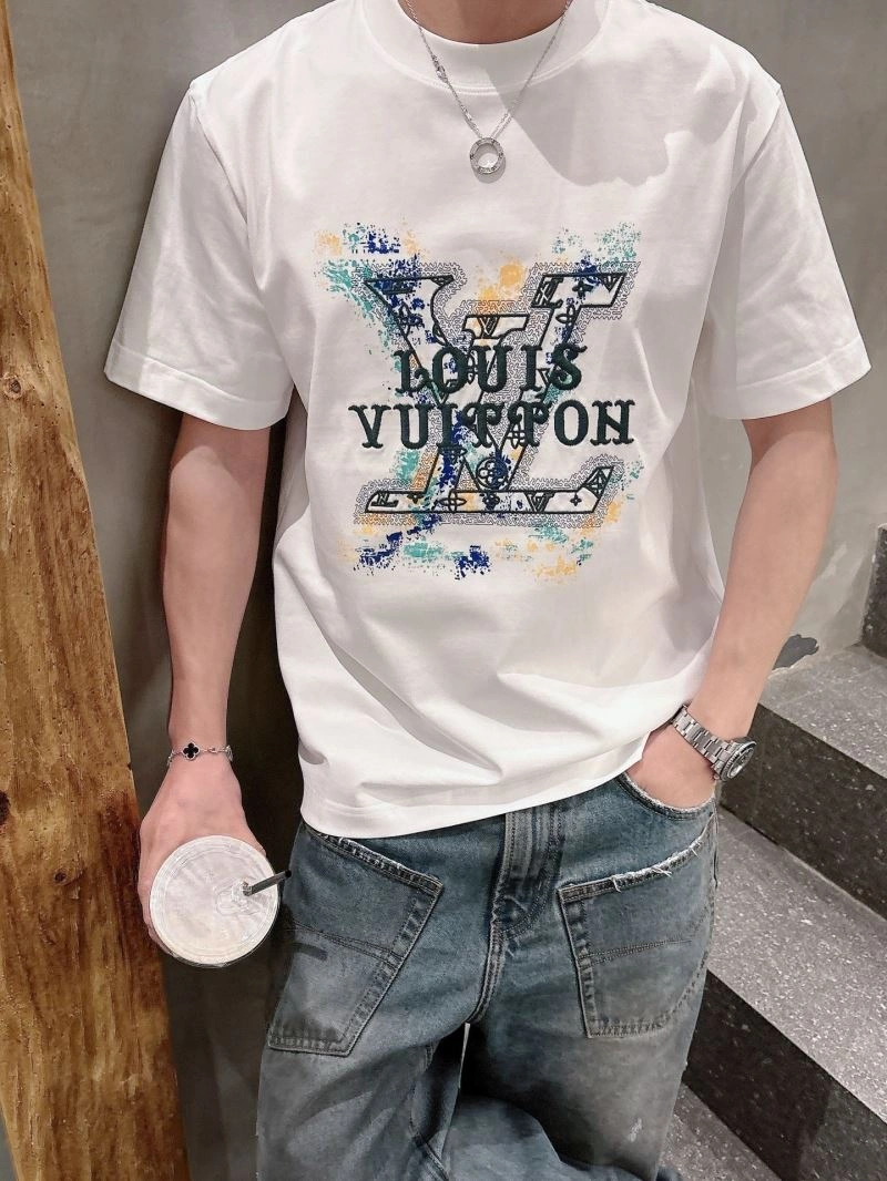 Seasonal Louis Vuitton T-Shirts 133417
