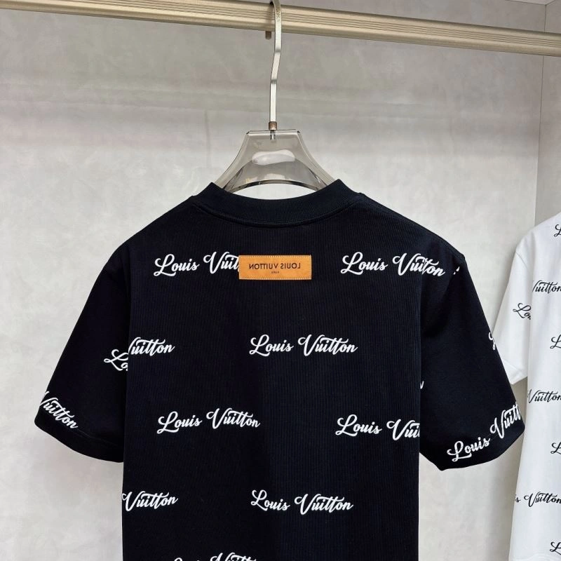EyeCatching Louis Vuitton T-Shirts 133402