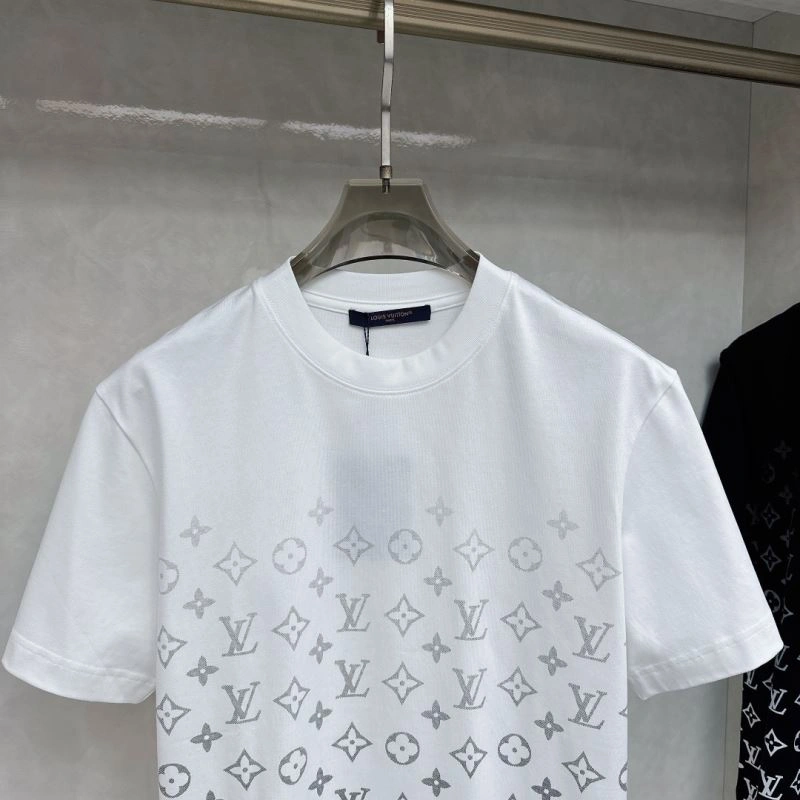 Sustainable Louis Vuitton T-Shirts 133399