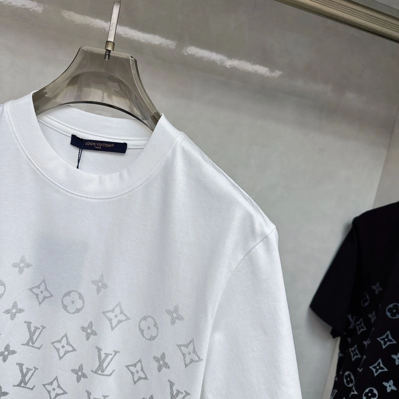 Sustainable Louis Vuitton T-Shirts 133399
