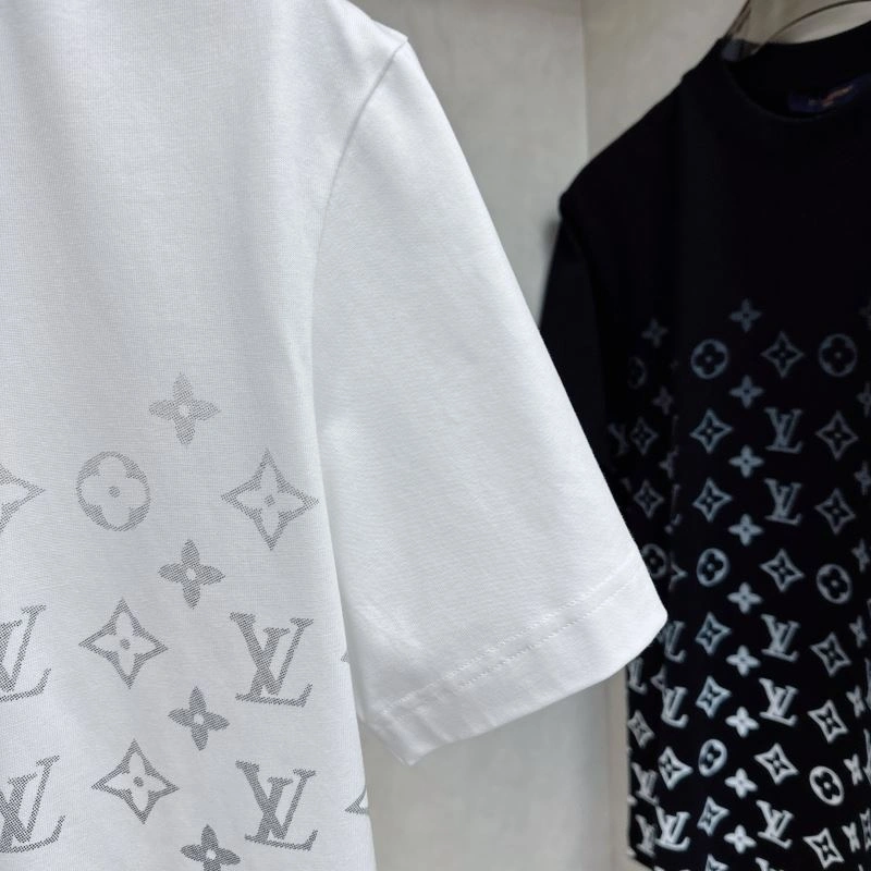 Sustainable Louis Vuitton T-Shirts 133399