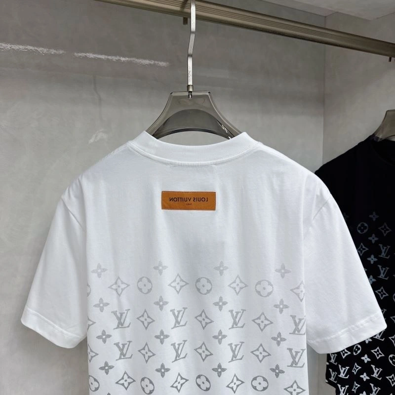 Sustainable Louis Vuitton T-Shirts 133399