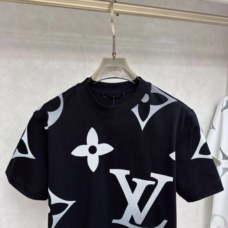 Louis Vuitton T-Shirts WeatherProof 133427