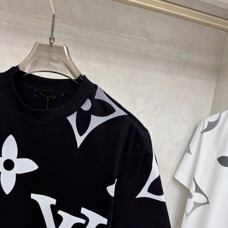 Louis Vuitton T-Shirts WeatherProof 133427