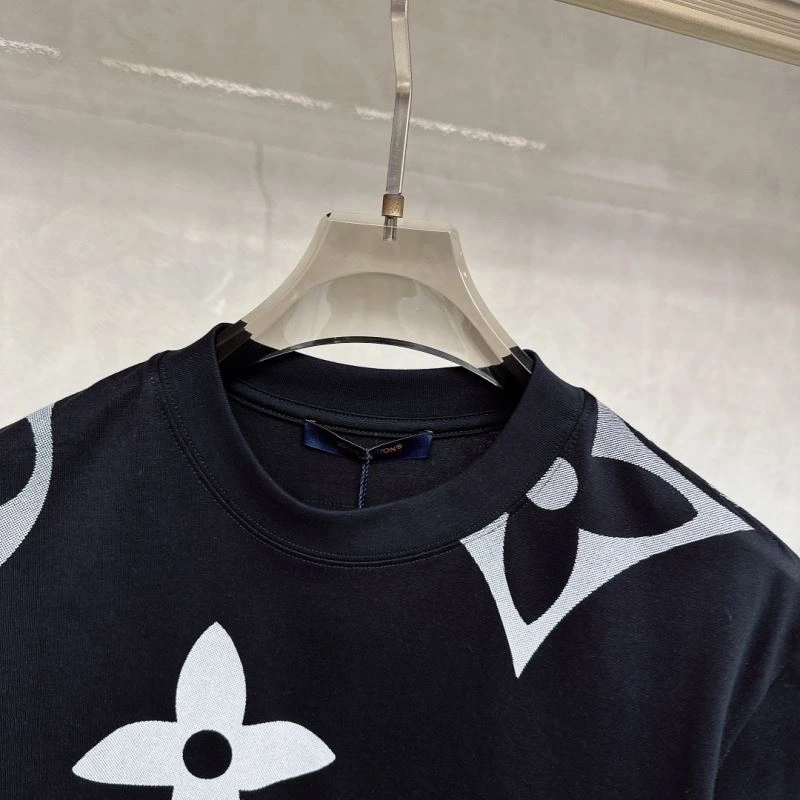 Louis Vuitton T-Shirts WeatherProof 133427