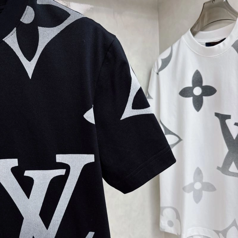 Louis Vuitton T-Shirts WeatherProof 133427