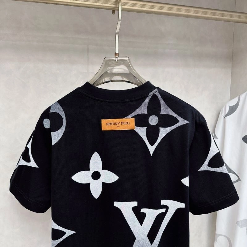 Louis Vuitton T-Shirts WeatherProof 133427