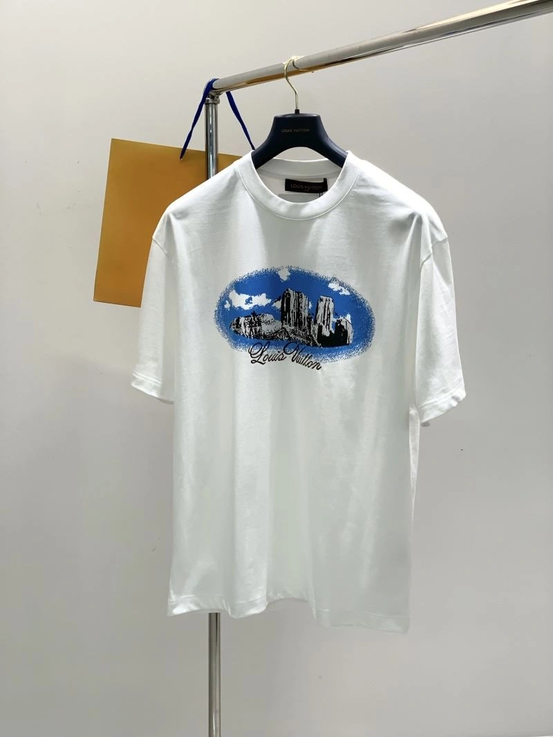 Louis Vuitton T-Shirts WrinkleFree 133413