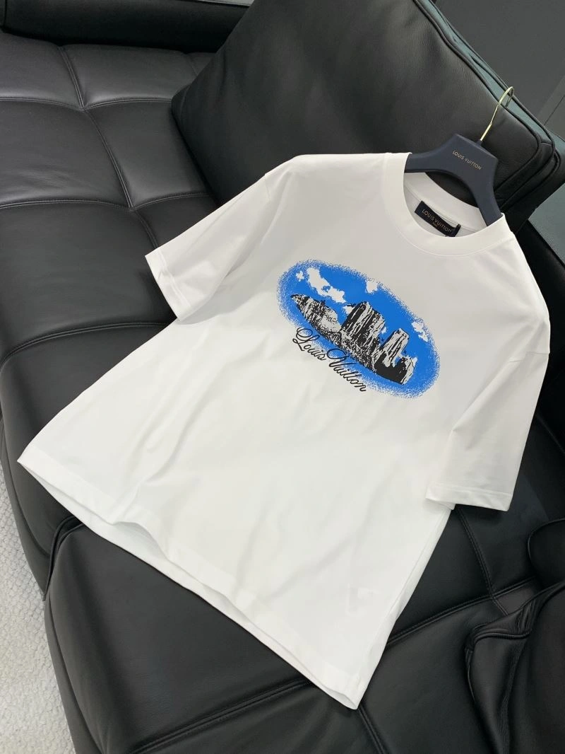 Louis Vuitton T-Shirts WrinkleFree 133413