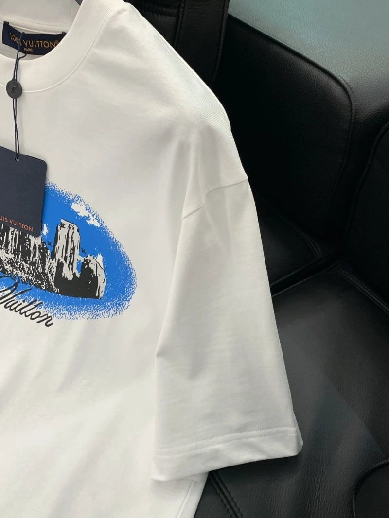 Louis Vuitton T-Shirts WrinkleFree 133413