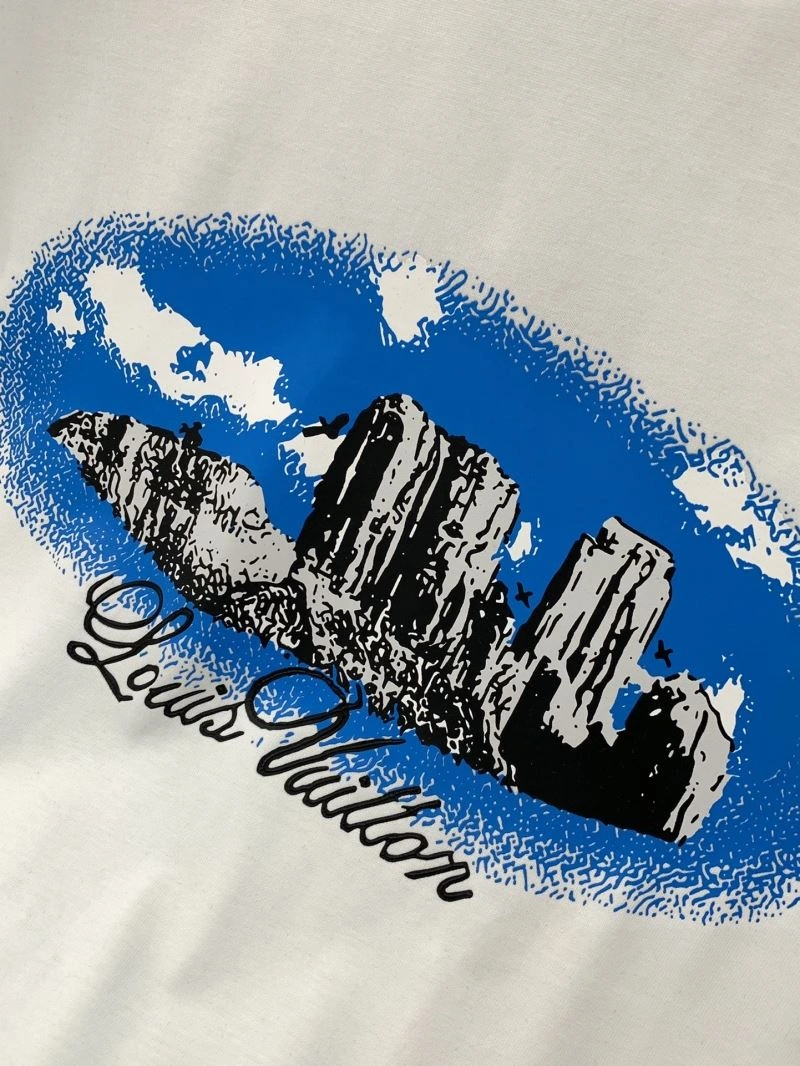 Louis Vuitton T-Shirts WrinkleFree 133413