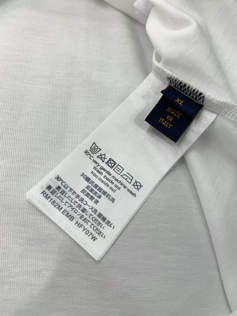 Louis Vuitton T-Shirts WrinkleFree 133413