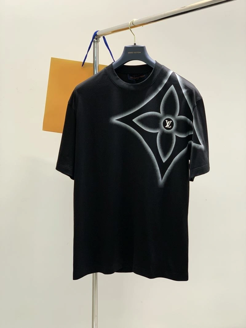 WellDesigned Louis Vuitton T-Shirts 133403
