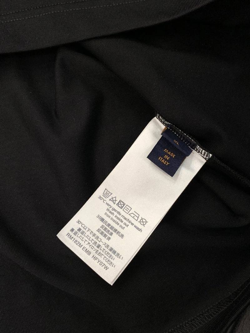 WellDesigned Louis Vuitton T-Shirts 133403