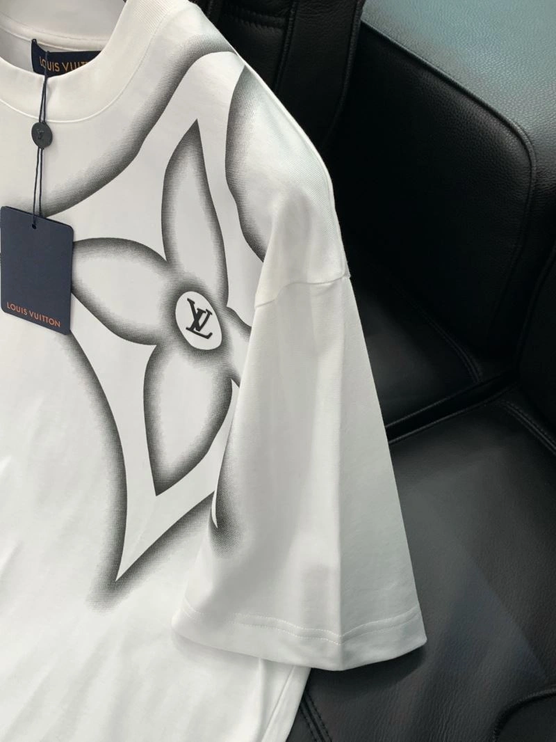 Comfortable Louis Vuitton T-Shirts 133418