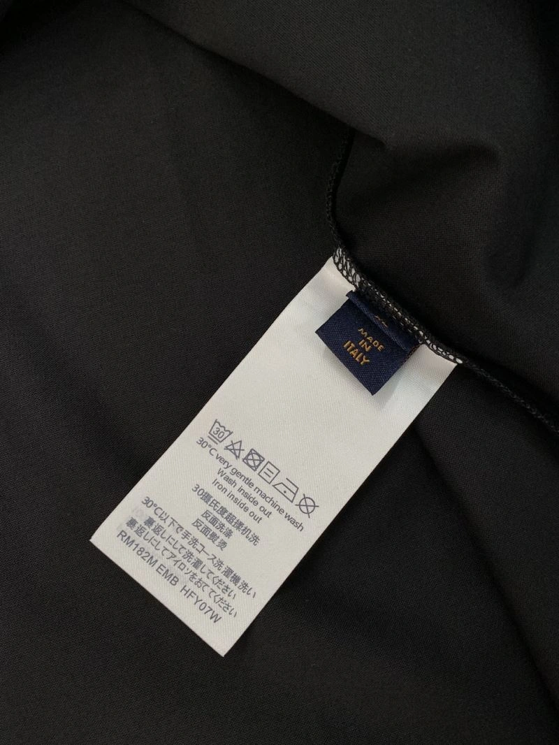Upgraded Louis Vuitton T-Shirts 133406