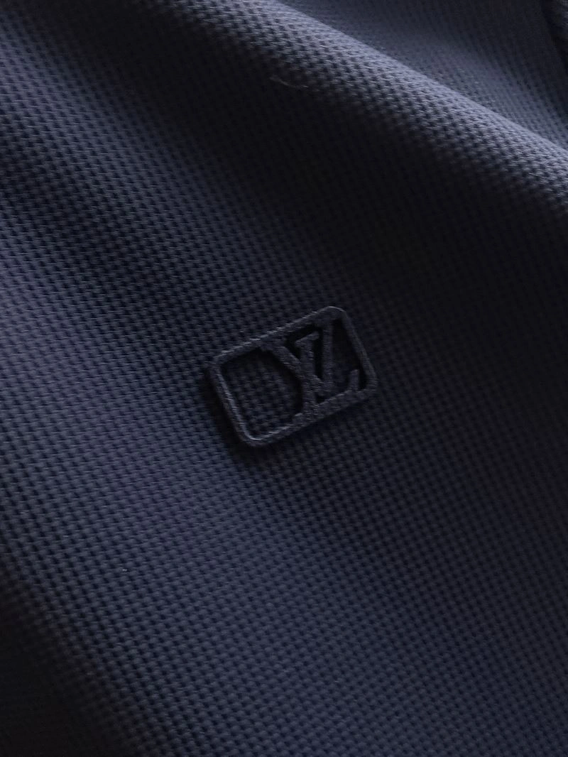 Tailored Louis Vuitton T-Shirts 133408