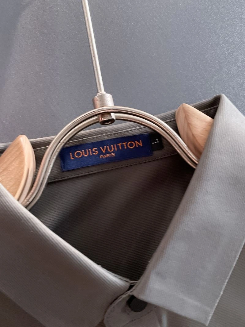 Louis Vuitton T-Shirts Resilient 133394