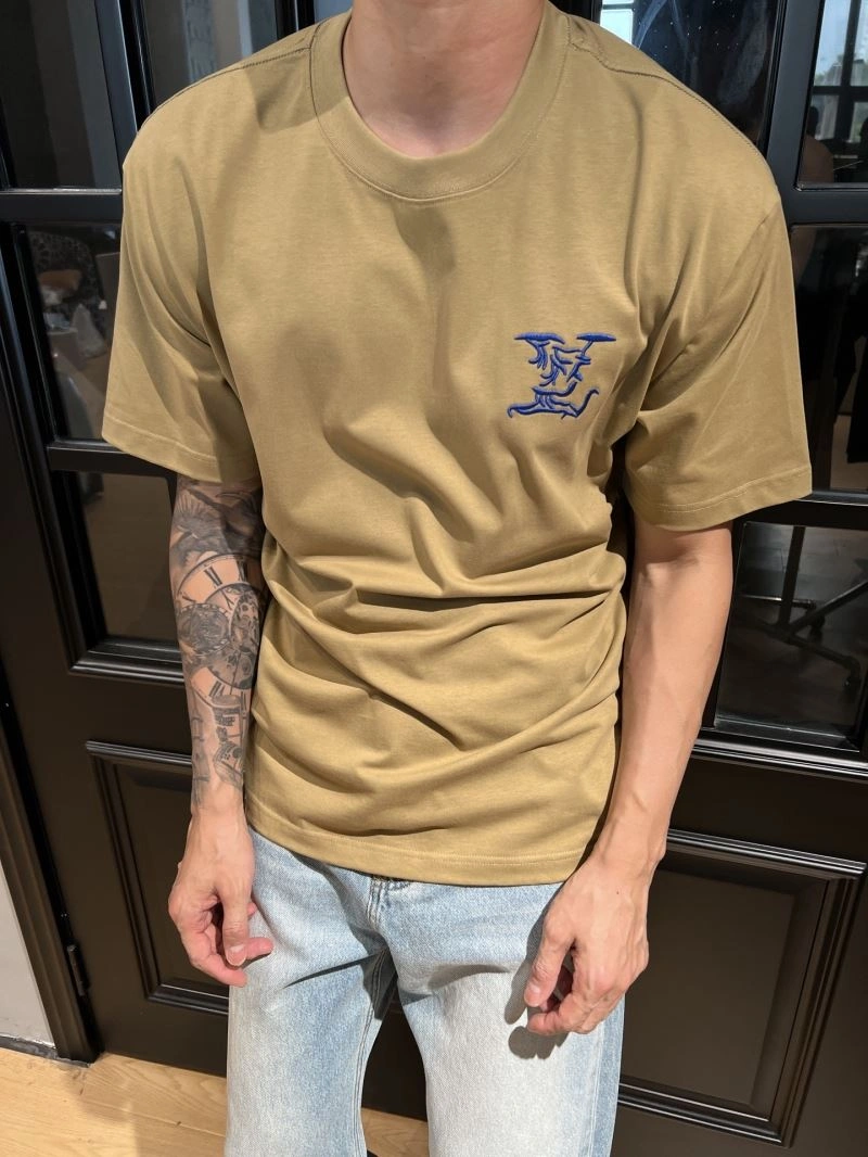 Louis Vuitton T-Shirts Sleek 133393