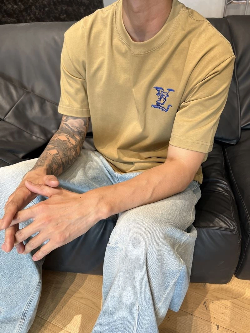 Louis Vuitton T-Shirts Sleek 133393