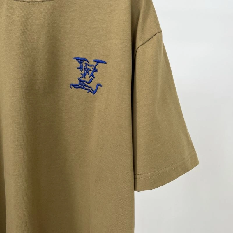 Louis Vuitton T-Shirts Sleek 133393