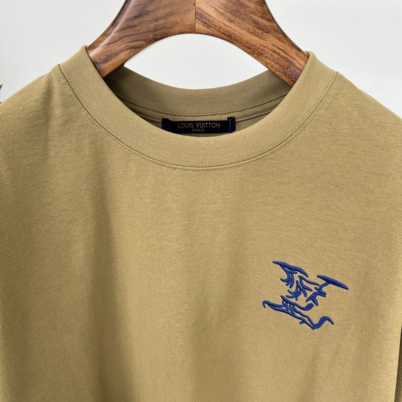 Louis Vuitton T-Shirts Sleek 133393