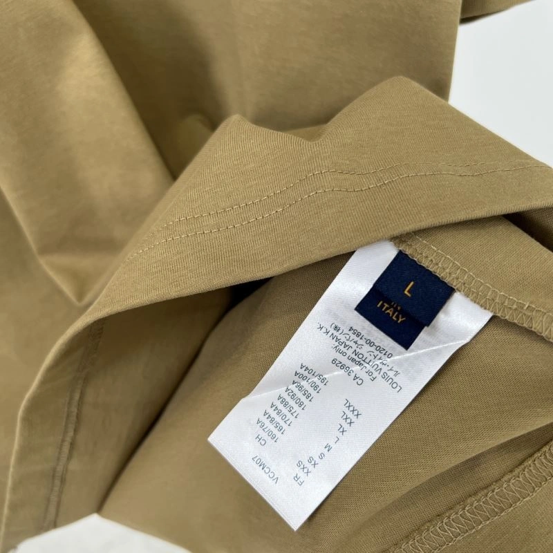 Louis Vuitton T-Shirts Sleek 133393