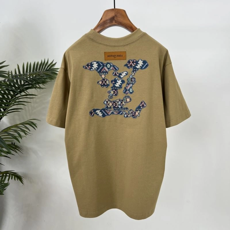 Louis Vuitton T-Shirts Sleek 133393