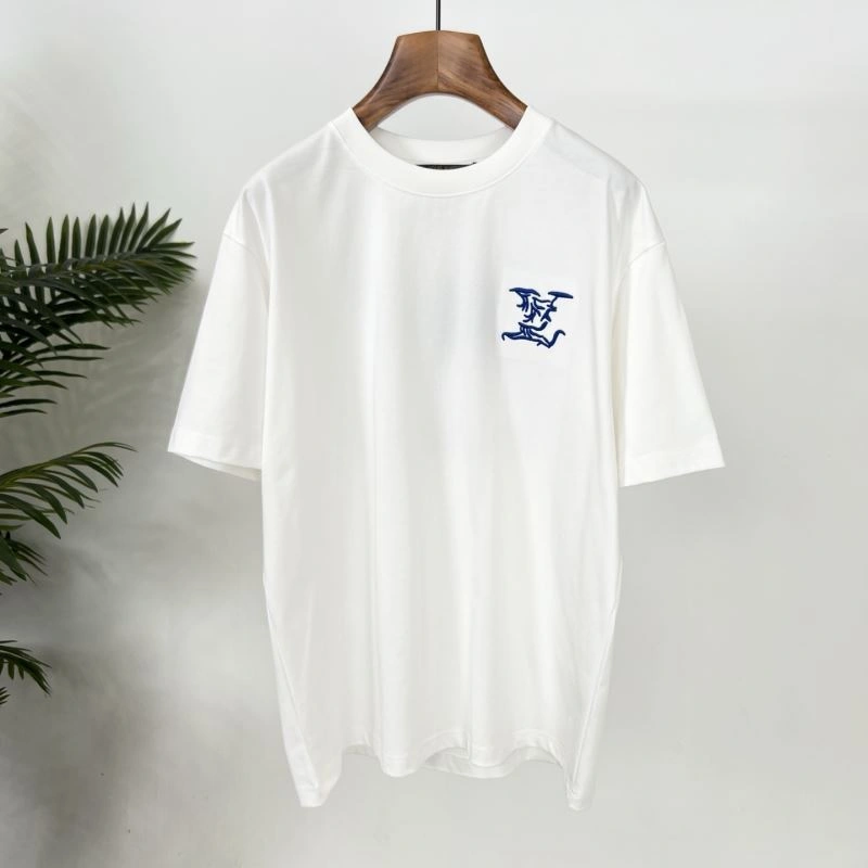Seasonal Louis Vuitton T-Shirts 133392