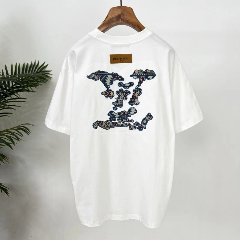 Seasonal Louis Vuitton T-Shirts 133392
