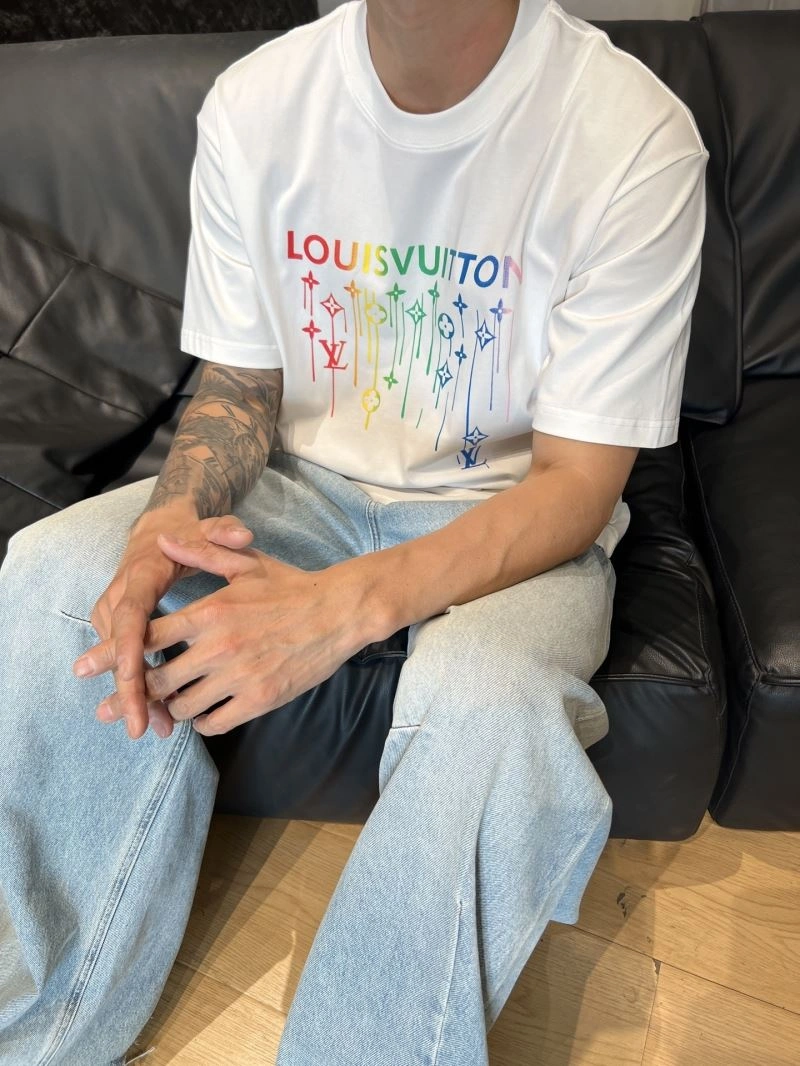 Refined Louis Vuitton T-Shirts 133391
